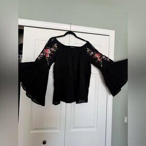 Bell bottom sleeve flower pattern shirt